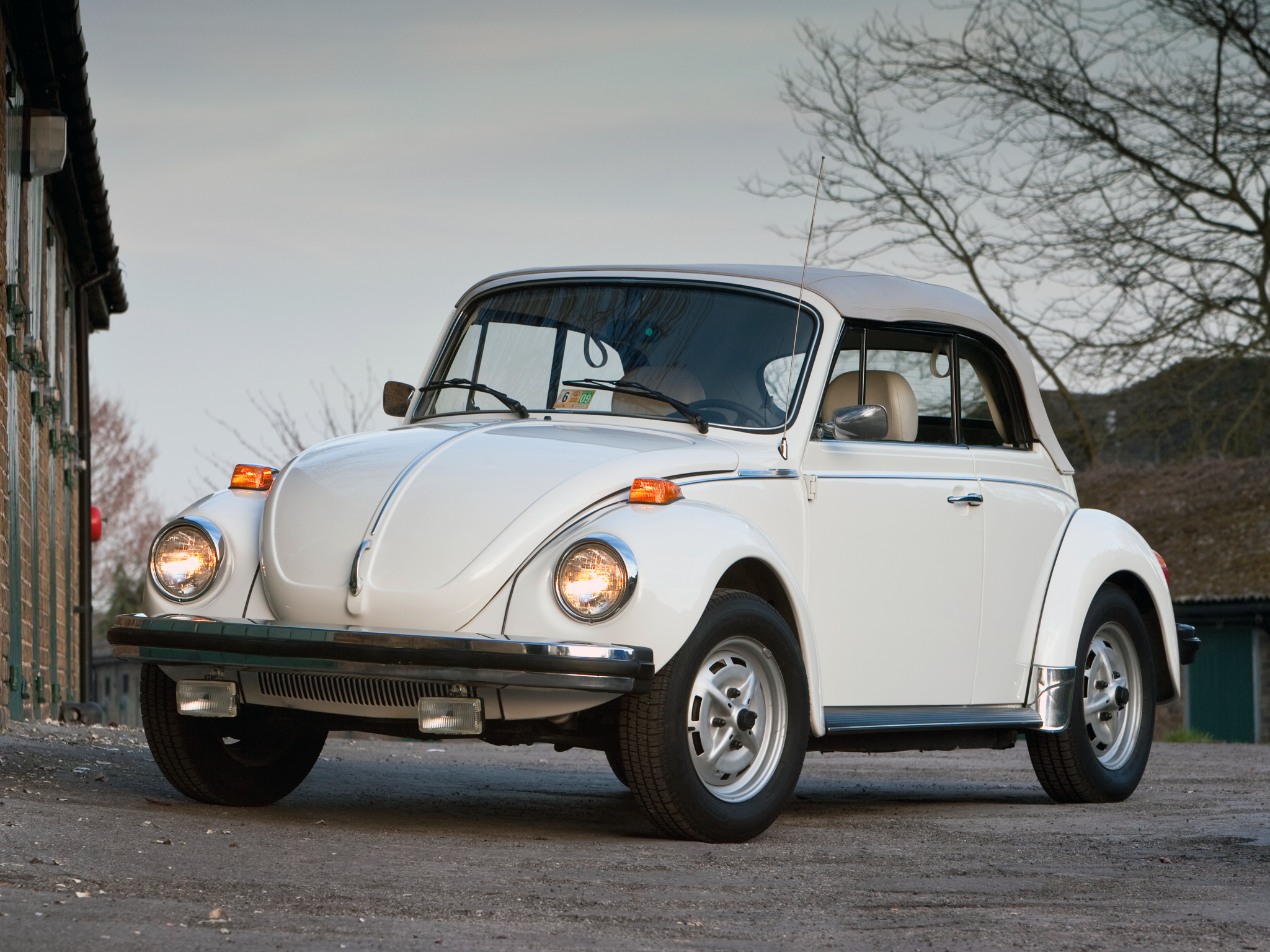 VW Beetle Cabrio White