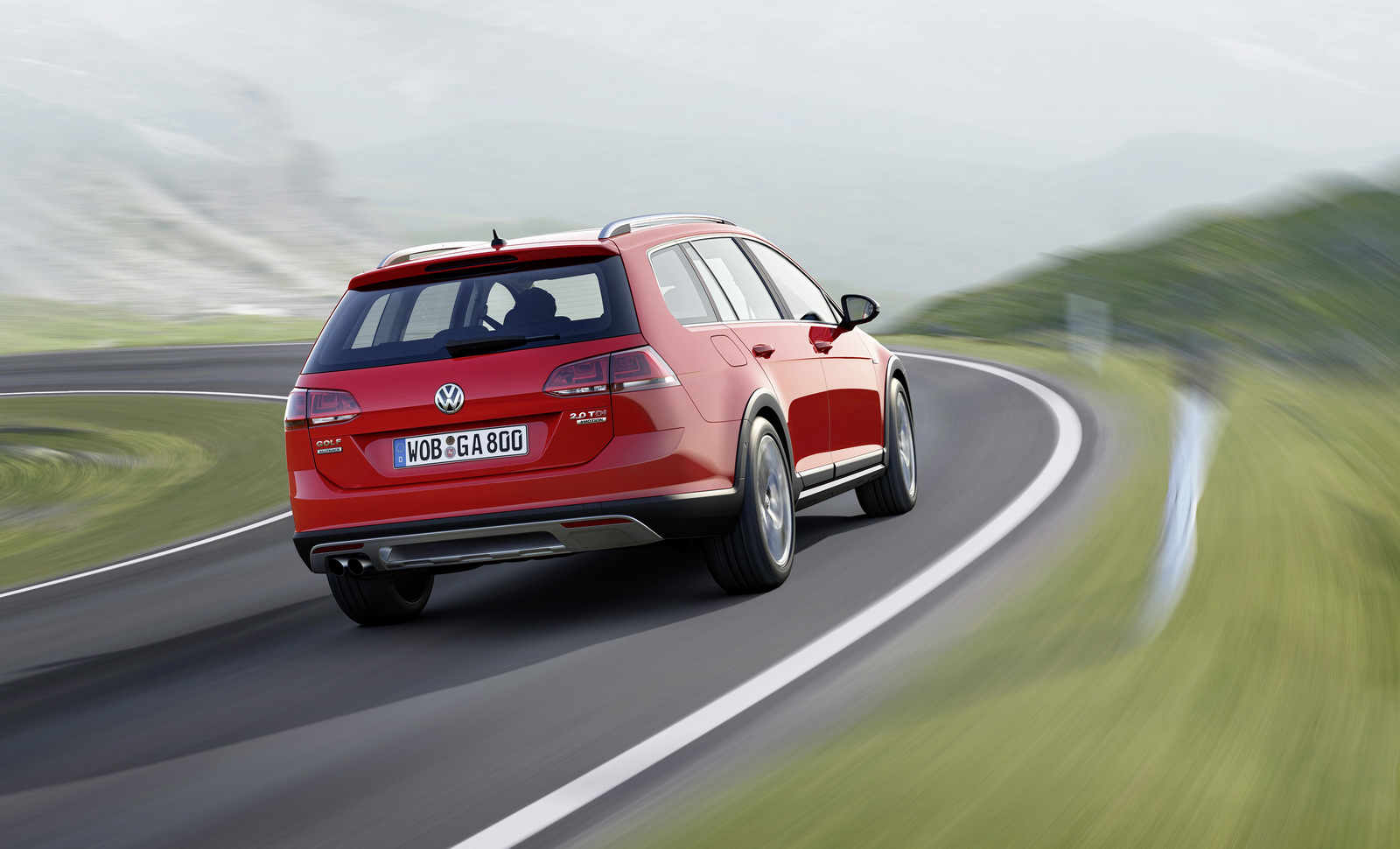 VW Golf Alltrack черный