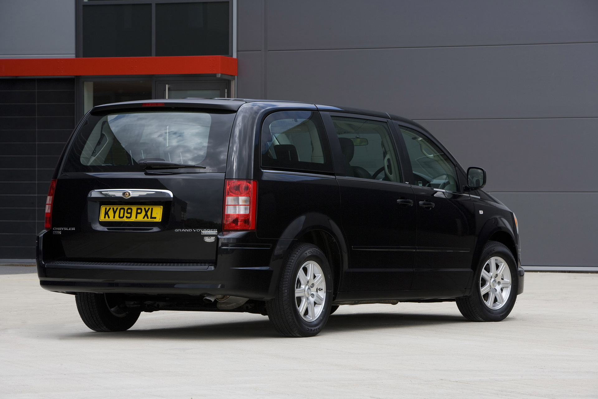 Chrysler Grand Voyager фото