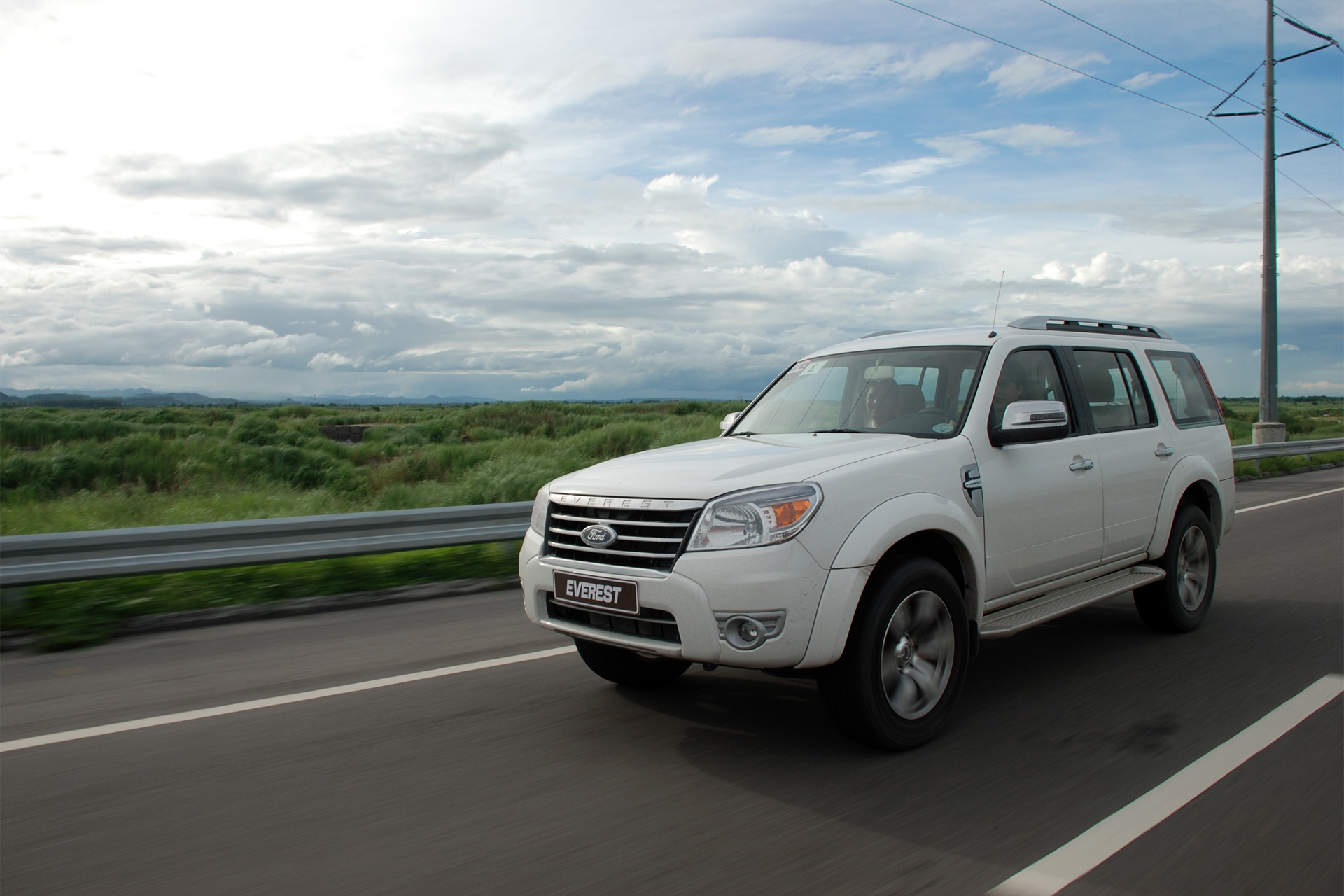 Ford Everest фото