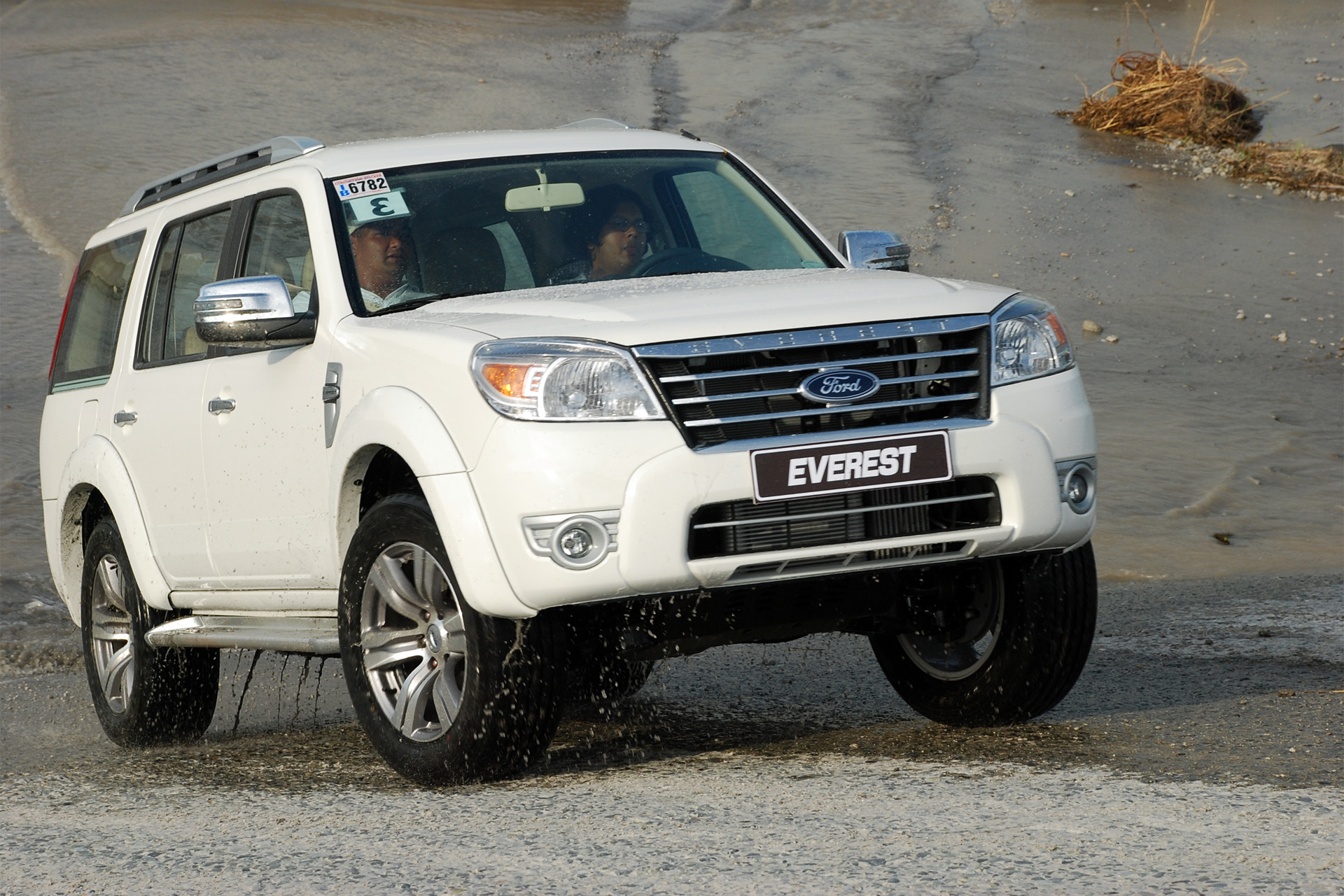 Ford Everest фото