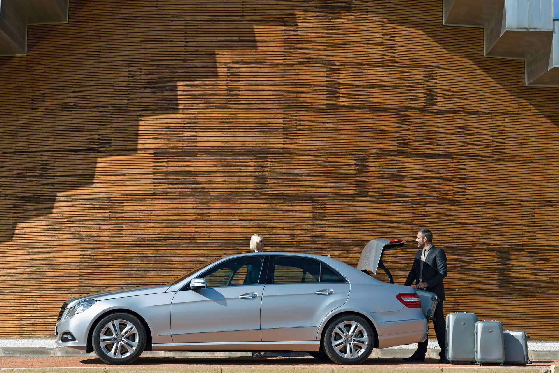 Mercedes-Benz E-Class фото