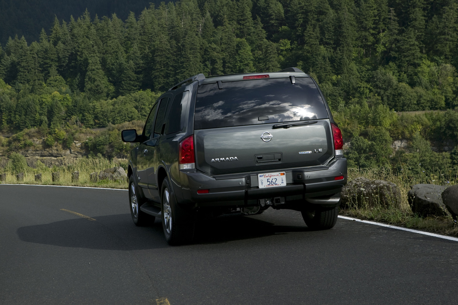 Nissan Armada фото