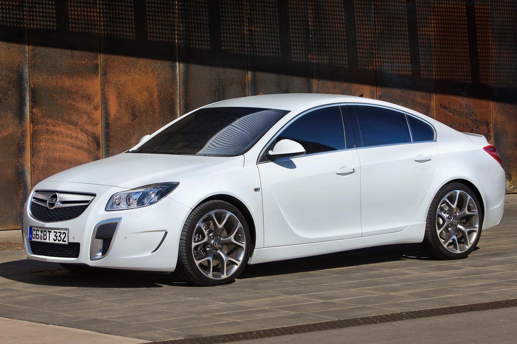 Opel Insignia OPC фото