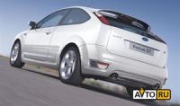 Ford Focus ST белого цвета для Японии