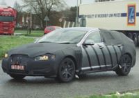 Jaguar готовит к осени замену S-типу