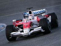 Лучшее время недели на тестах в Барселоне показал пилот Toyota F1