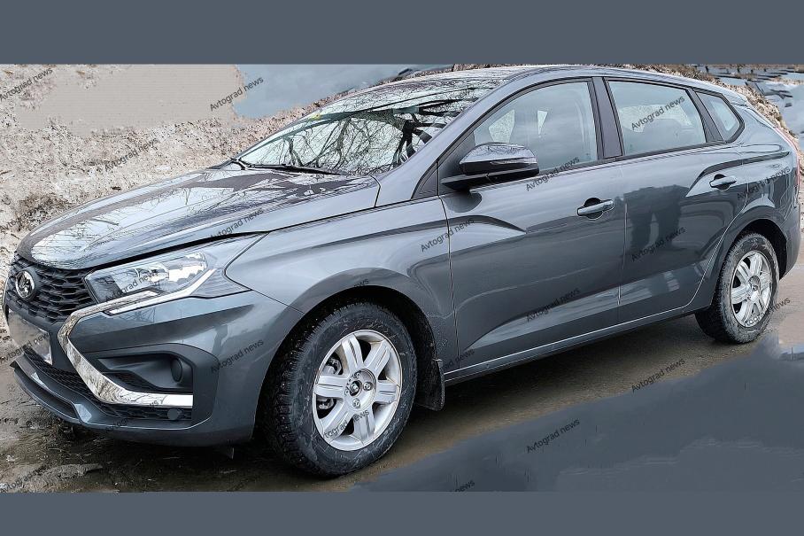 Новые версии универсалов Lada Iskra: свежие цвета и фотографии без защитных плёнок