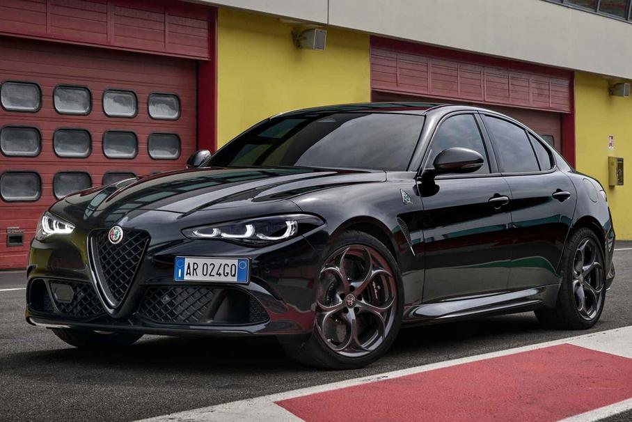 Alfa Romeo полностью переходит на дизельные модели, прекращая выпуск бензиновых автомобилей